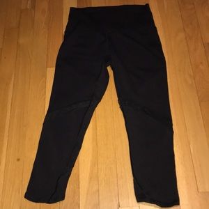 Lulu lemon Crop Leggings with leg detail 6